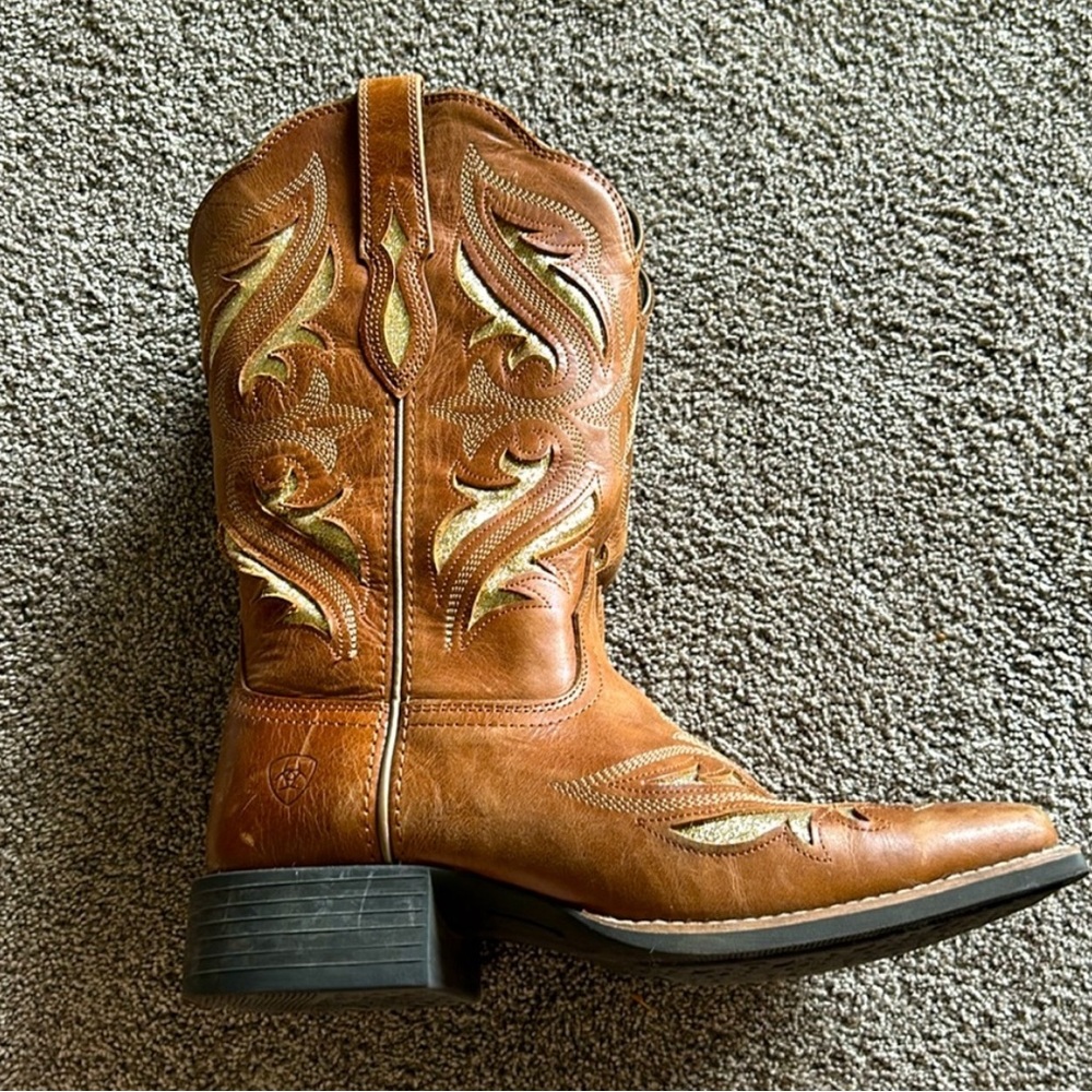 Ariat square toe boots only worn once for a wedding